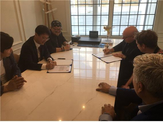 KIC와 ALPHANETWORKS의 MOU체결 현장사진